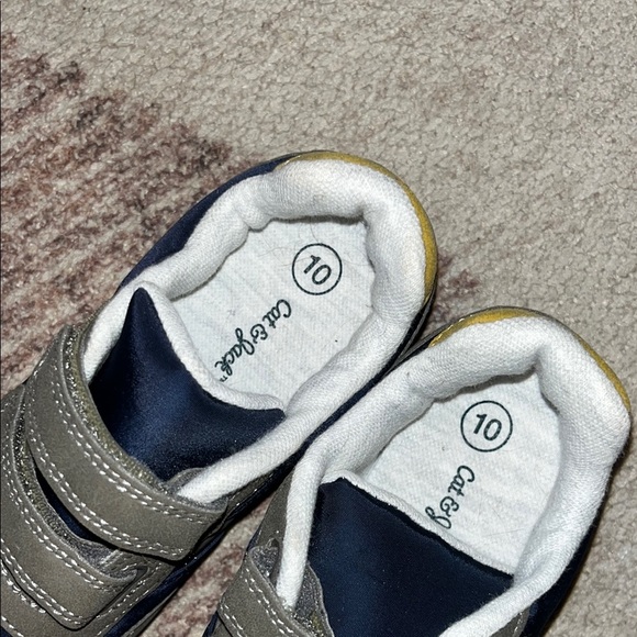 Cat & Jack Kids' Gray and Navy Velcro Sneakers - Picture 4 of 7